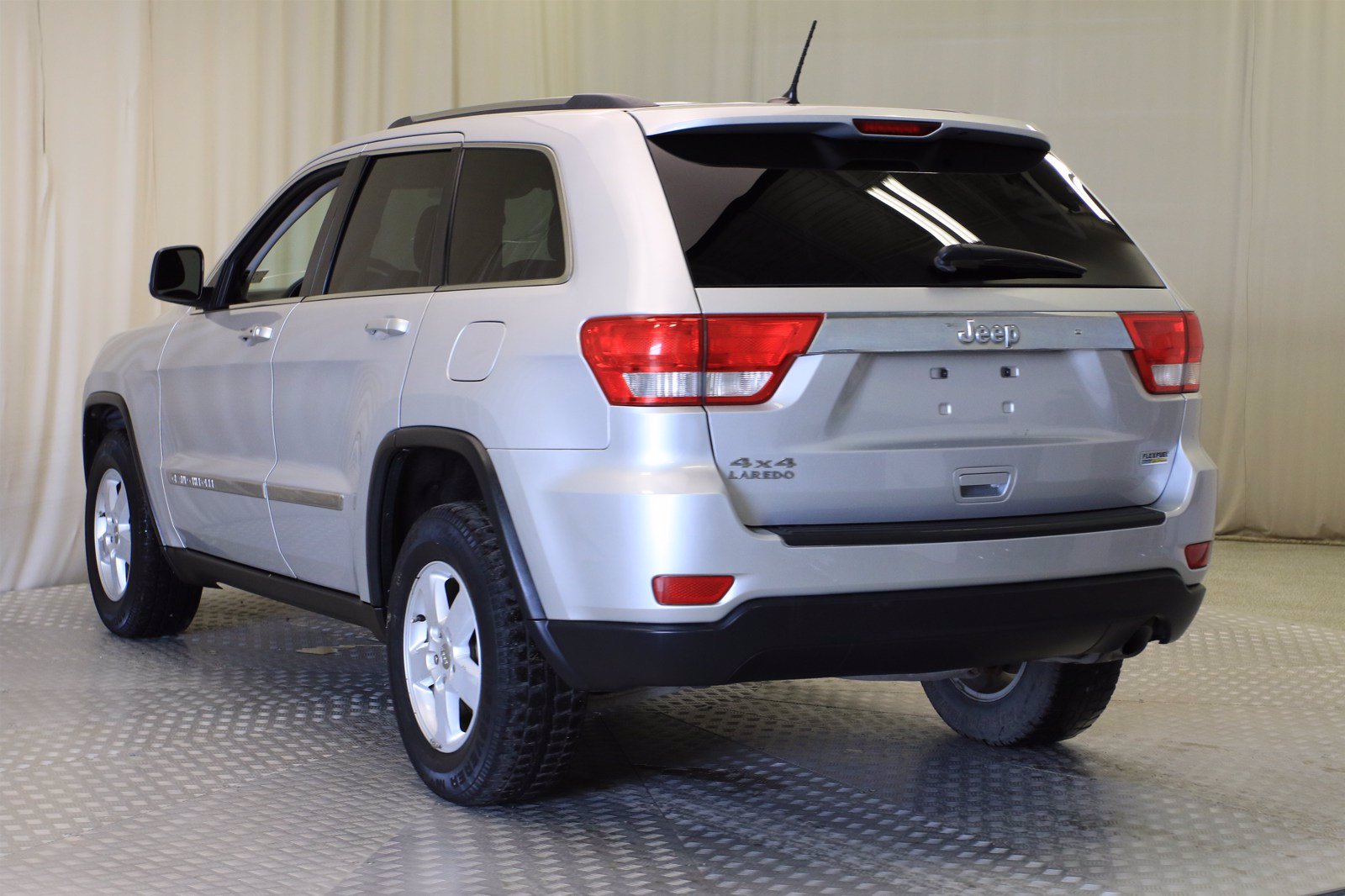 Pre-Owned 2013 Jeep Grand Cherokee Laredo 4WD 4WD SUV