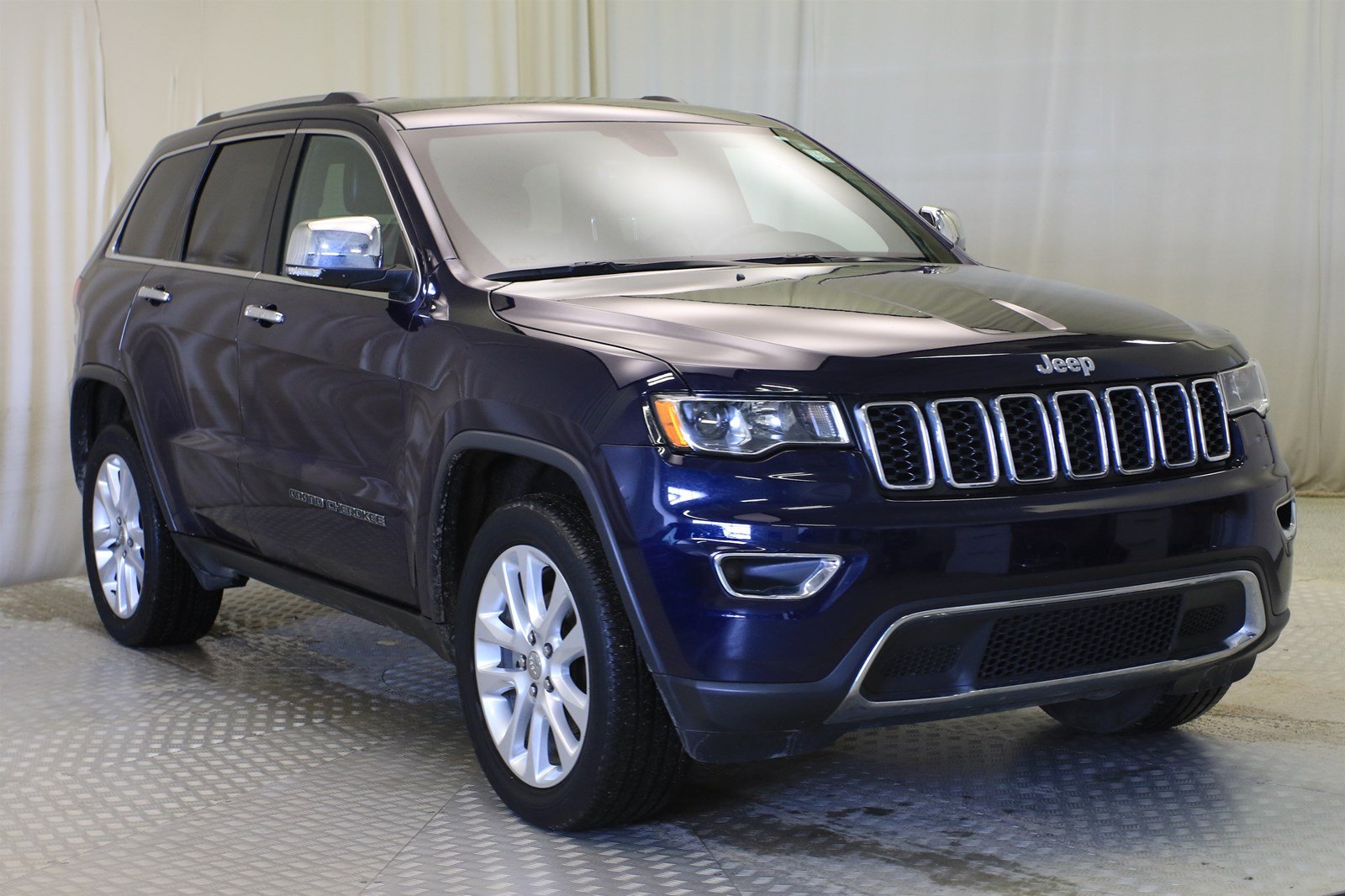 Certified PreOwned 2017 Jeep Grand Cherokee Limited 4WD