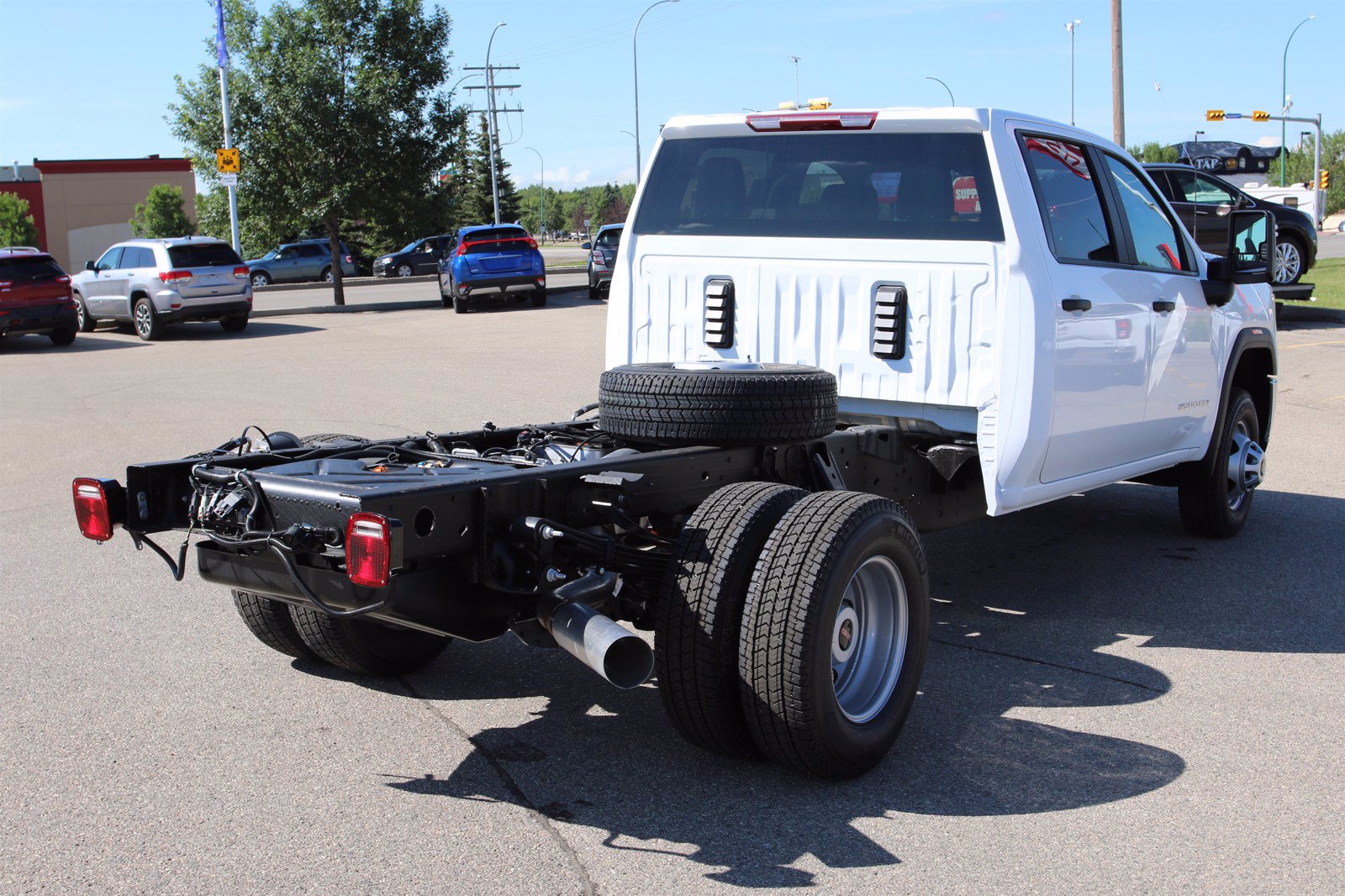 New 2020 GMC Sierra 3500HD CC Crew Cab ChassisCab in Regina 40645