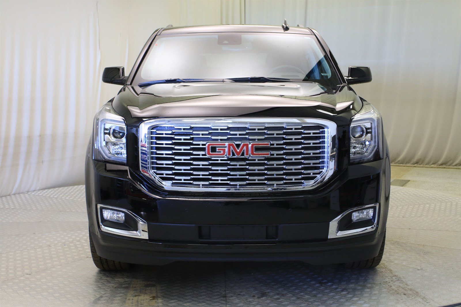 New 2020 GMC Yukon Denali AWD SUV