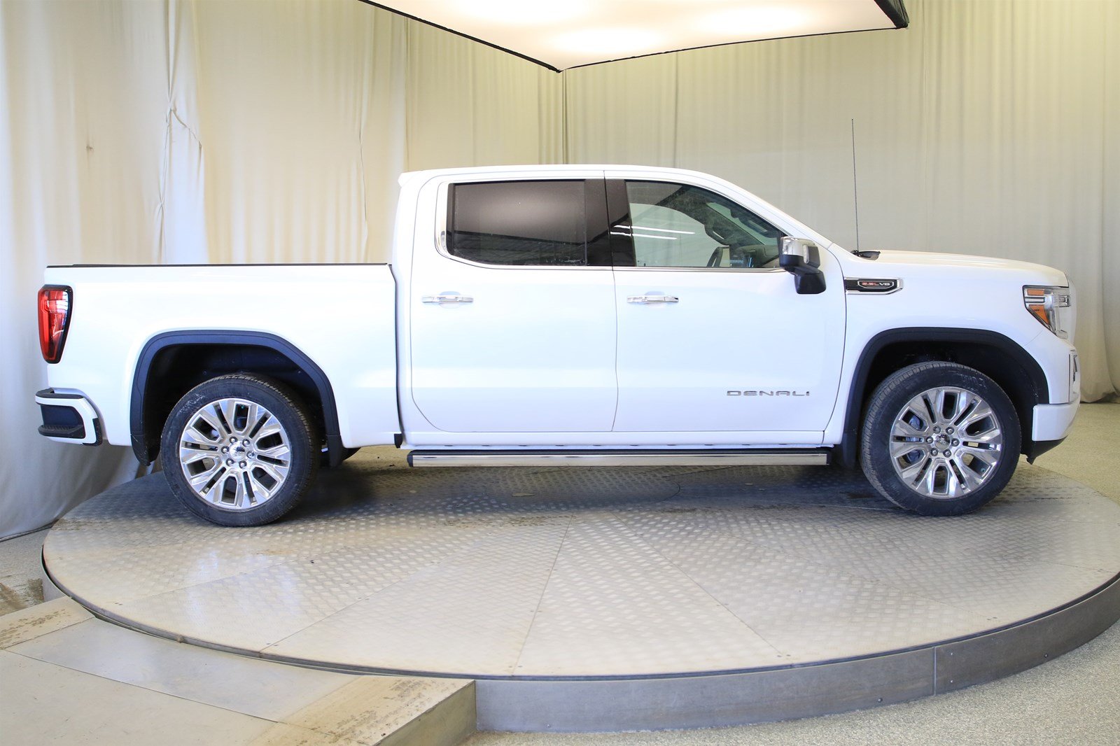 New 2020 GMC Sierra 1500 Denali 4WD Crew Cab Pickup