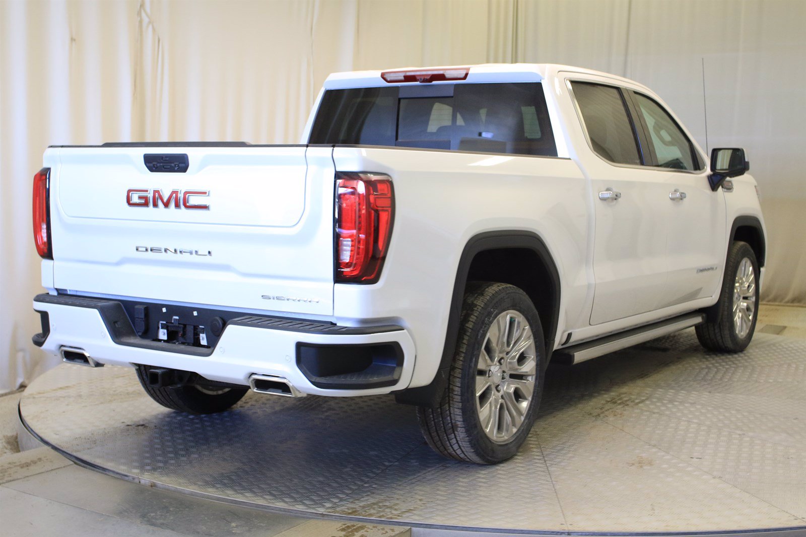 New 2020 GMC Sierra 1500 Denali 4WD Crew Cab Pickup