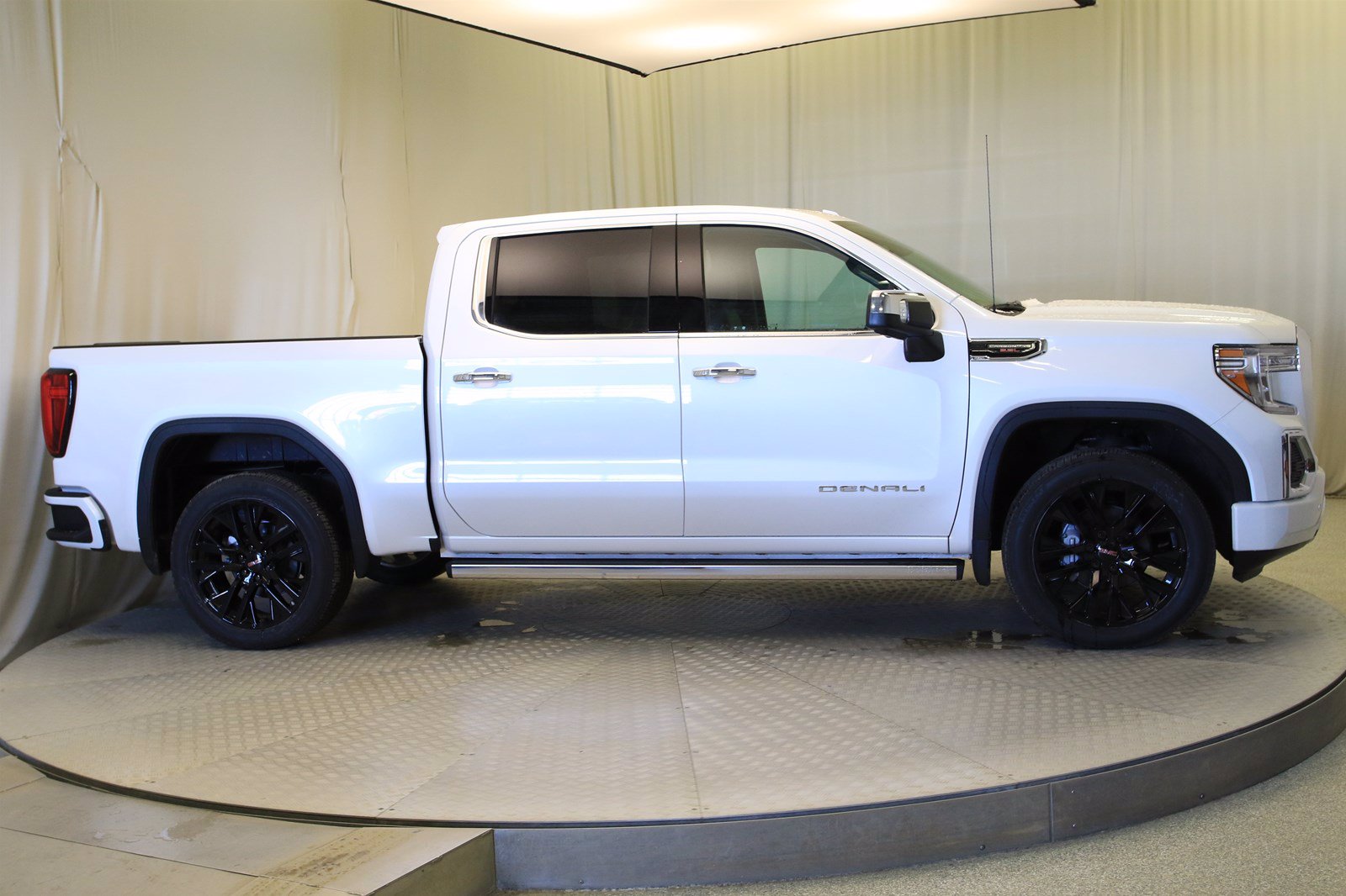 New 2020 GMC Sierra 1500 Denali 4WD Crew Cab Pickup