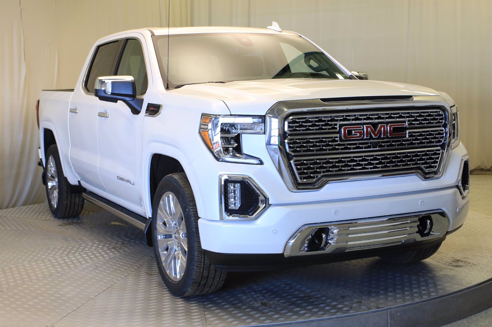 New 2020 GMC Sierra 1500 Denali 4WD Crew Cab Pickup