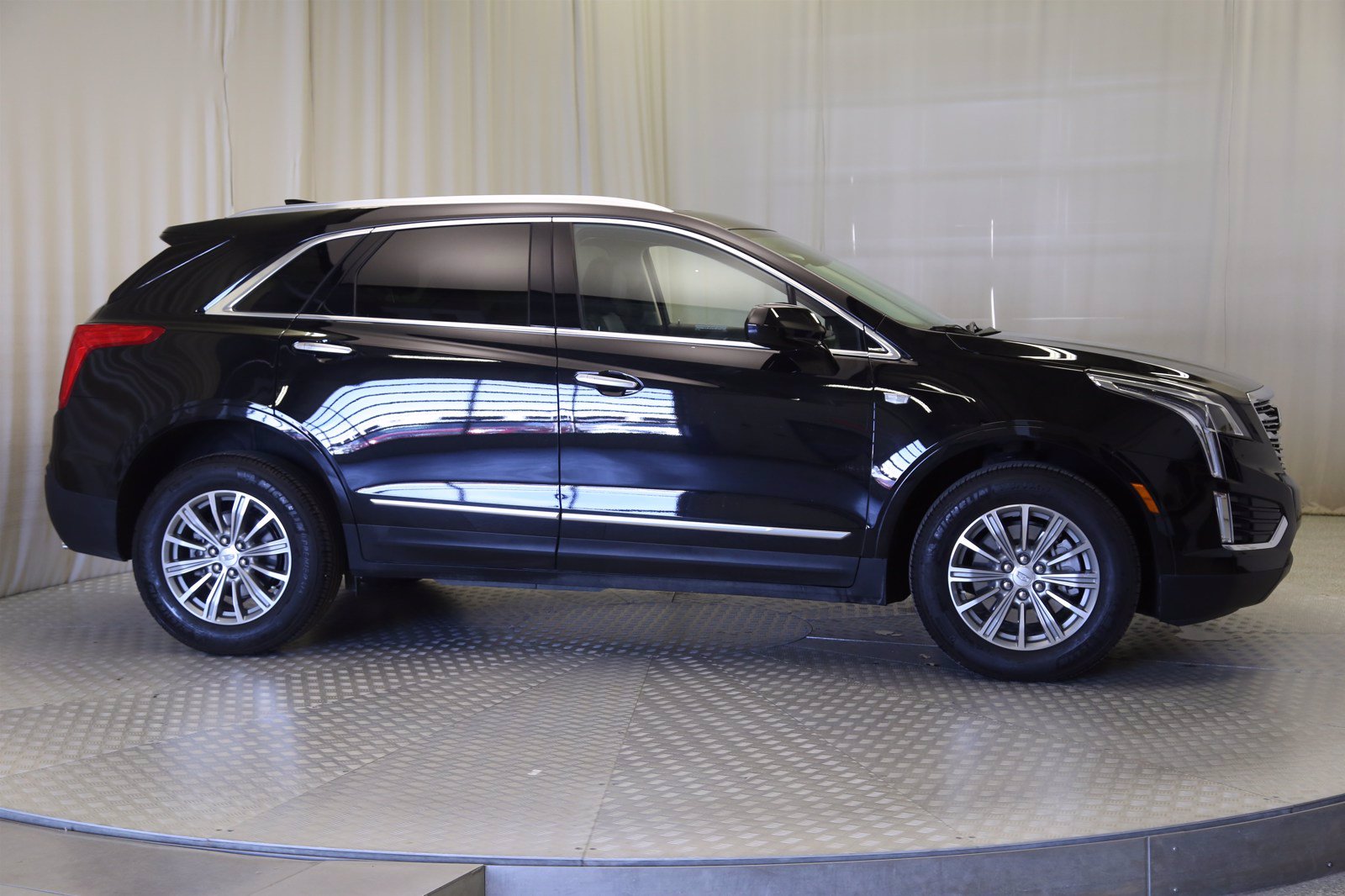 Pre-Owned 2019 Cadillac XT5 Luxury AWD*LEATHER*SUNROOF*NAV* AWD SUV