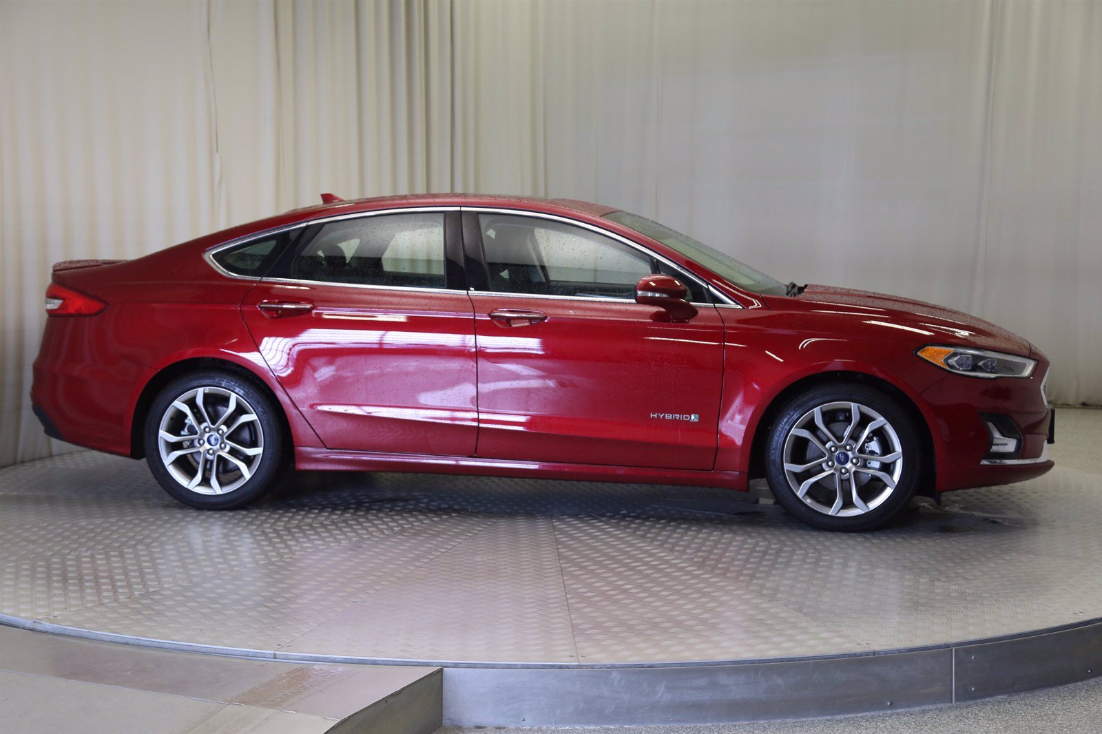 Ford fusion hybrid titanium