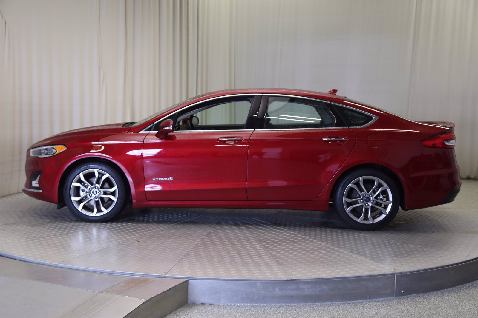 Ford fusion hybrid titanium